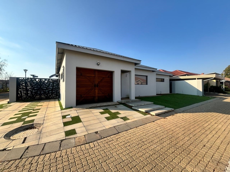 2 Bedroom Property for Sale in Waterberry Estate North West